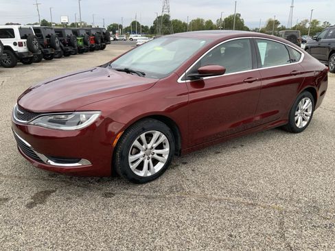 Used 2016 Chrysler 200 Limited w/ Anniversary Edition FWD image 4