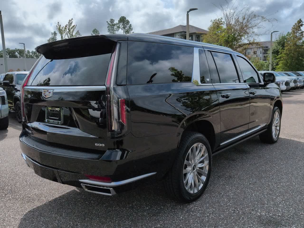 Used 2023 Cadillac Escalade ESV Premium Luxury w/ Performance Package RWD image 6