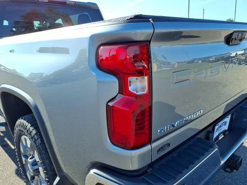 Used 2024 Chevrolet Silverado 3500 LT w/ Convenience Package AWD/4WD image 9