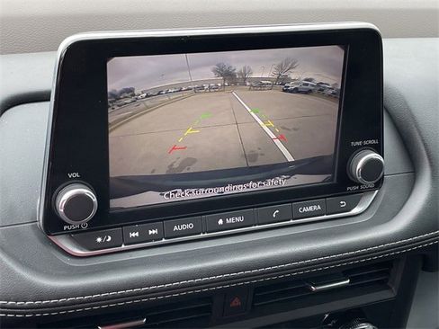 Used 2023 Nissan Rogue S image 18