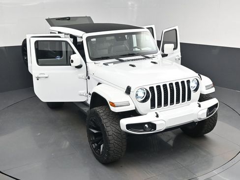Used 2021 Jeep Wrangler Unlimited Sahara image 3