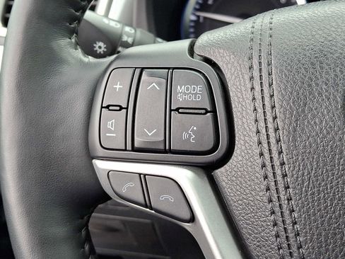 Used 2017 Toyota Highlander Limited Platinum w/ Carpet Mat Package image 22