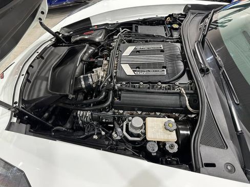 Used 2015 Chevrolet Corvette Z06 w/ 3LZ Preferred Equipment Group RWD image 28