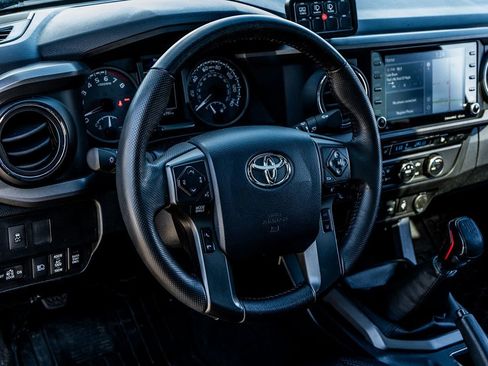 Used 2020 Toyota Tacoma TRD Sport image 27