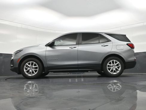 Used 2023 Chevrolet Equinox LS FWD image 24