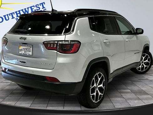Used 2025 Jeep Compass Limited AWD/4WD image 7