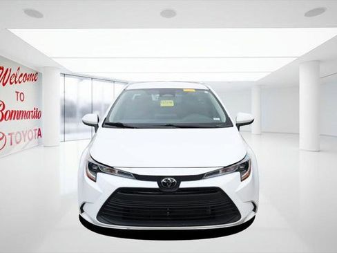 Certified 2025 Toyota Corolla LE image 4