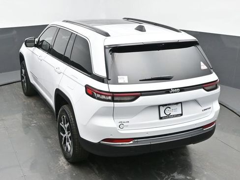 New 2025 Jeep Grand Cherokee Limited w/ Luxury Tech Group II AWD/4WD image 41
