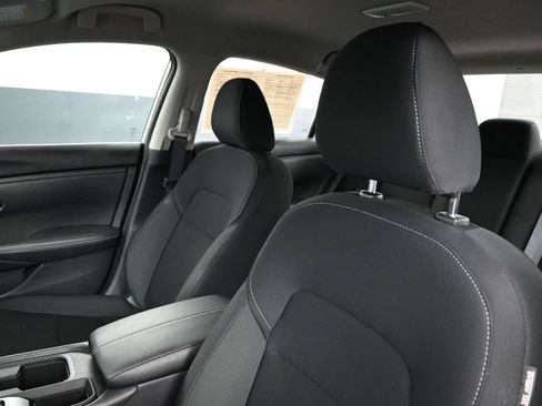 Used 2025 Nissan Sentra S FWD image 8