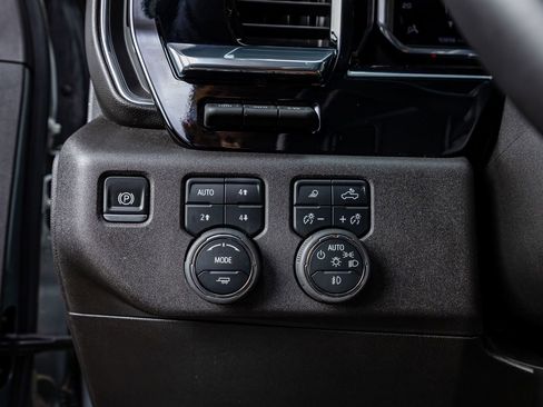 Used 2025 Chevrolet Silverado 2500 High Country w/ Technology Package image 22