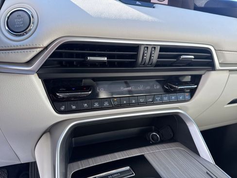 Used 2025 MAZDA CX-90 3.3 Turbo w/ Premium Plus Pkg image 16