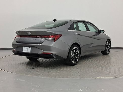 Used 2023 Hyundai Elantra Limited image 9
