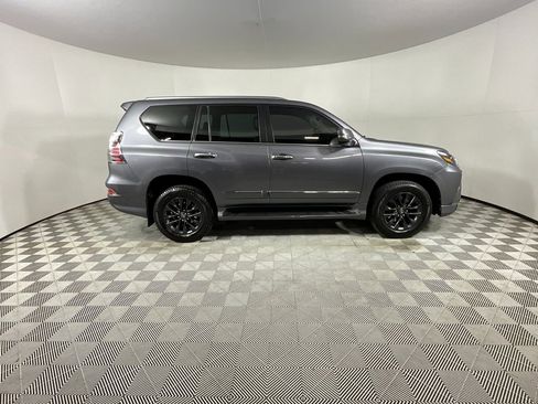 Used 2017 Lexus GX 460 Premium w/ Premium Package image 5