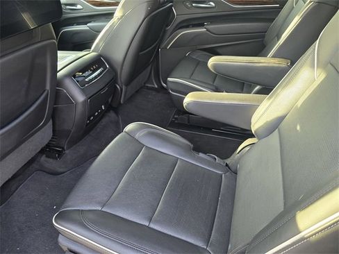 Used 2023 Cadillac Escalade ESV Premium Luxury image 13
