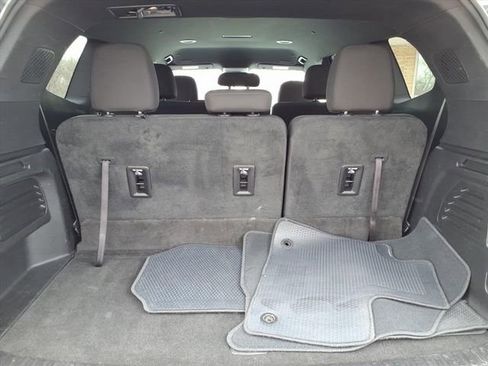 Used 2025 GMC Acadia Elevation image 28