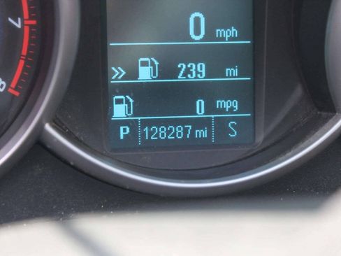 Used 2013 Chevrolet Cruze LS FWD image 9
