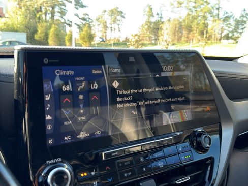 Used 2021 Toyota Highlander Platinum image 23