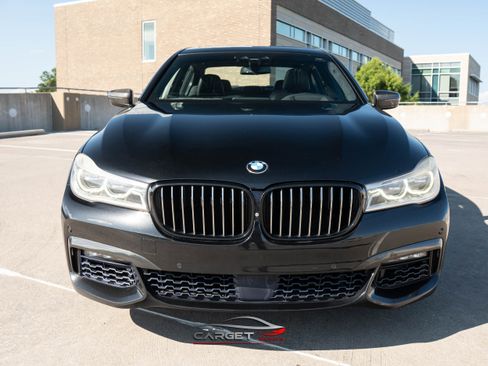 Used 2016 BMW 750i w/ M Sport Package image 2