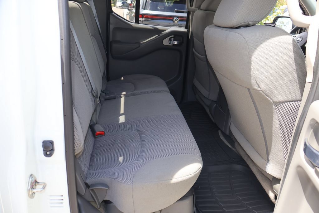 Used 2018 Nissan Frontier SV RWD image 20