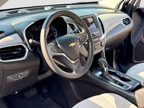 Used 2024 Chevrolet Equinox LS FWD image 4