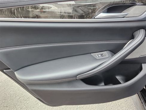 Used 2020 BMW M550i xDrive w/ Executive Package image 12