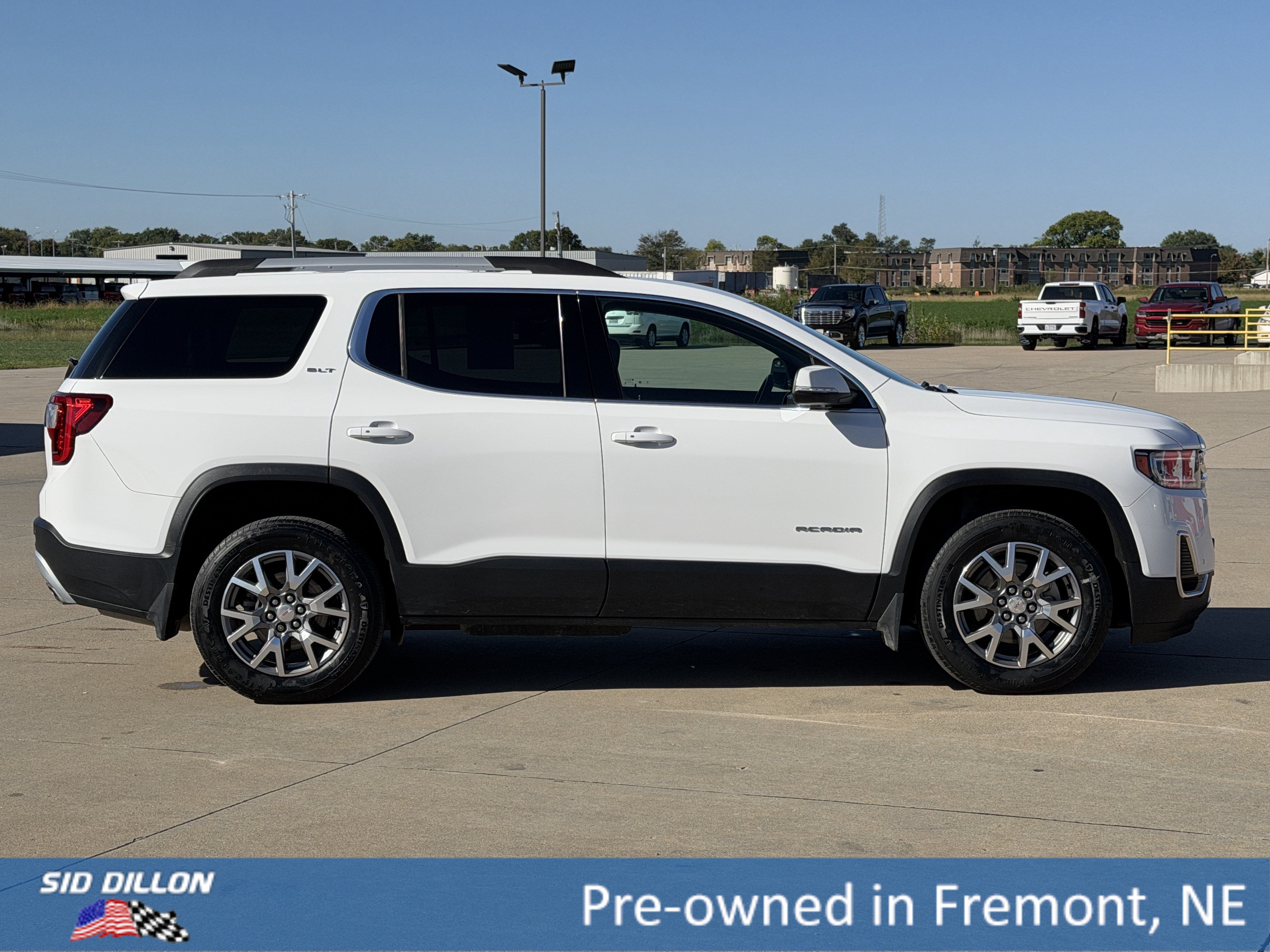 Used 2020 GMC Acadia SLT AWD/4WD image 3