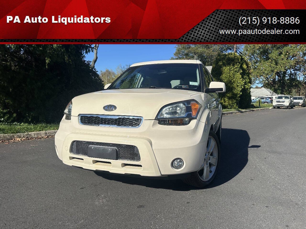 Used 2011 Kia Soul ! FWD image 1