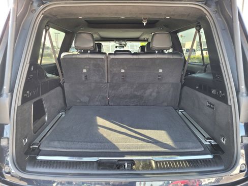 Used 2023 Jeep Grand Wagoneer L Series II AWD/4WD image 10