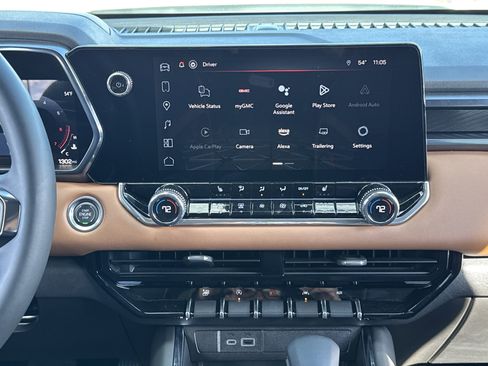 Used 2025 GMC Canyon AT4 w/ Nightfall Edition image 18