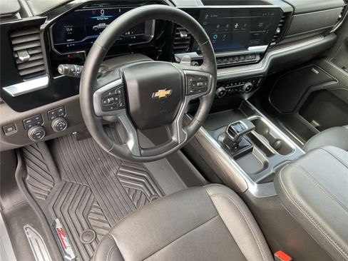 Used 2023 Chevrolet Silverado 1500 LTZ image 10
