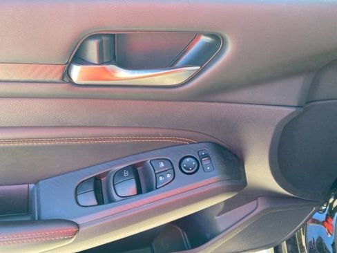 Used 2022 Nissan Altima 2.5 SR image 17