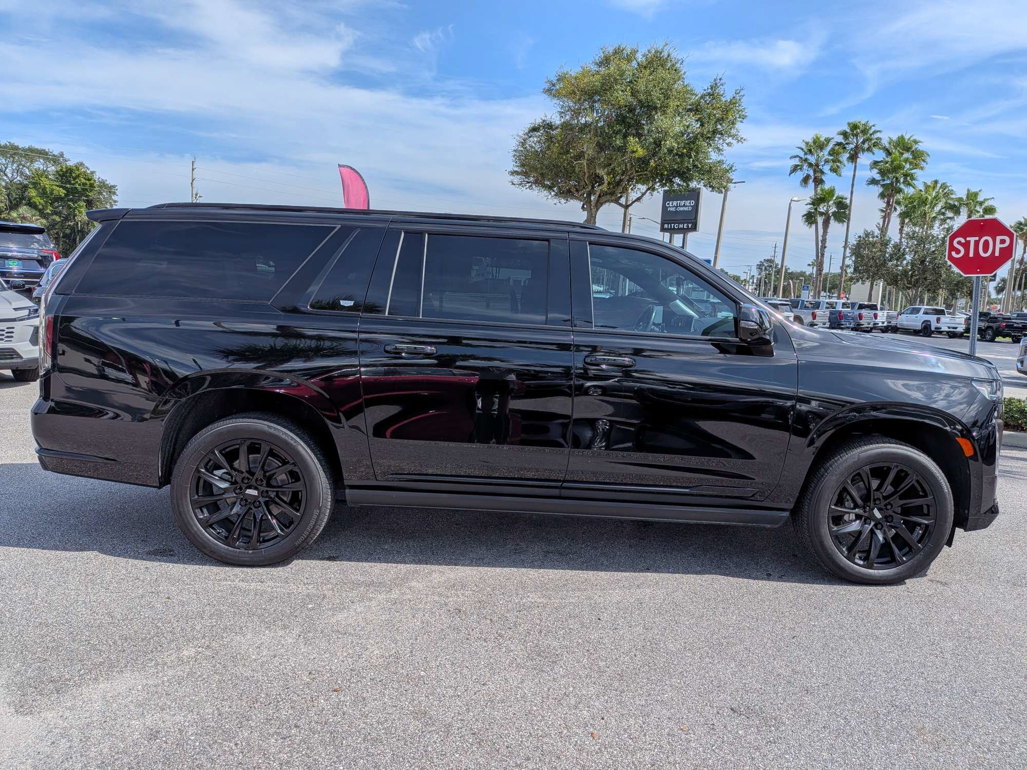 Used 2023 Cadillac Escalade ESV Sport Platinum w/ LPO, ONYX Package RWD image 3