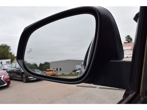 Used 2023 Toyota Tacoma 4x4 Double Cab image 30