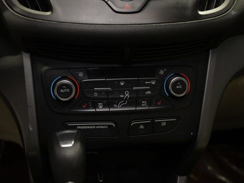 Used 2017 Ford Escape SE w/ SE Cold Weather Package AWD/4WD image 26