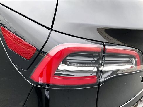 Used 2020 Tesla Model 3 Standard Range Plus image 27