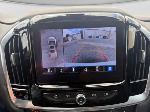 Used 2023 Chevrolet Traverse High Country AWD/4WD image 39