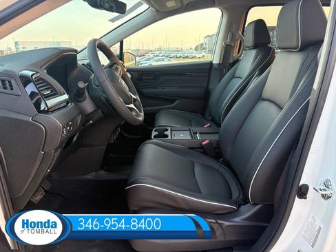 New 2026 Honda Odyssey Touring image 7