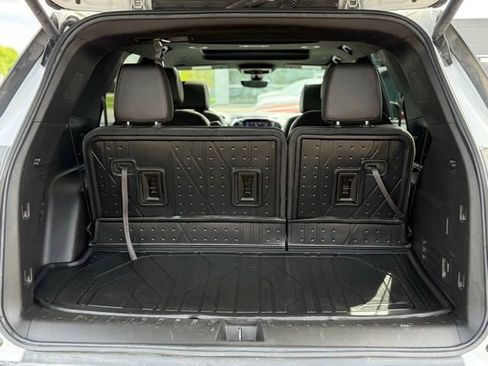 Used 2023 Chevrolet Traverse RS w/ LPO, Floor Liner Package AWD/4WD image 24