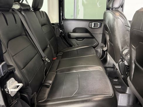 Used 2023 Jeep Wrangler Unlimited Sahara image 29