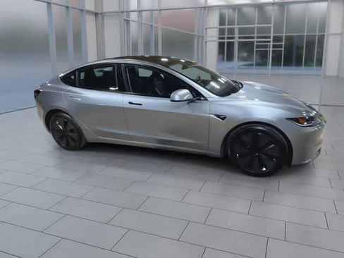 Used 2025 Tesla Model 3 Long Range AWD/4WD image 3