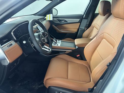 Used 2026 Jaguar F-PACE R-Dynamic S AWD/4WD image 4