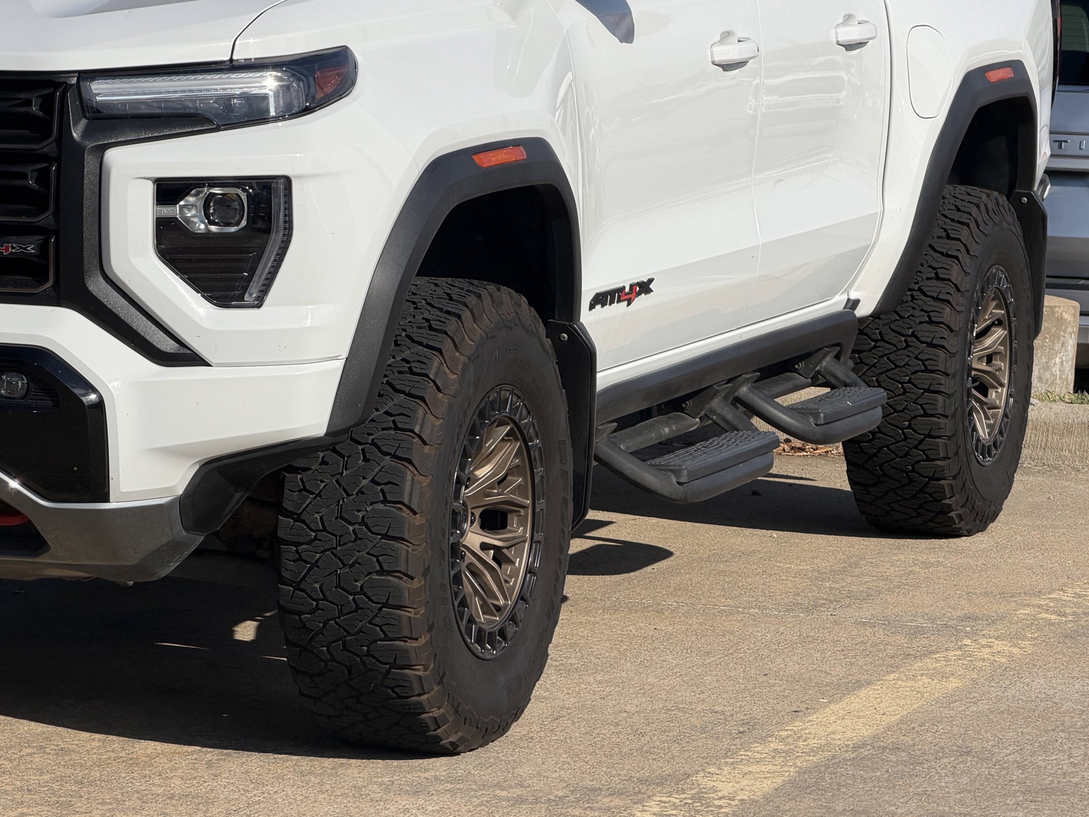 Used 2023 GMC Canyon AT4X AWD/4WD image 4