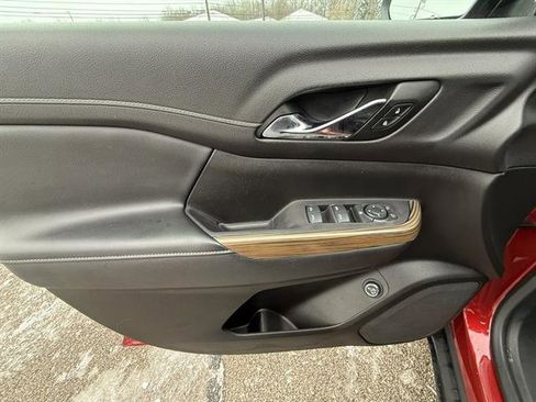 Used 2022 GMC Acadia SLE w/ Driver Convenience Package image 12