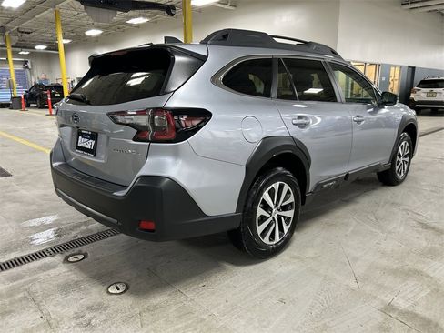 Certified 2025 Subaru Outback Premium image 8