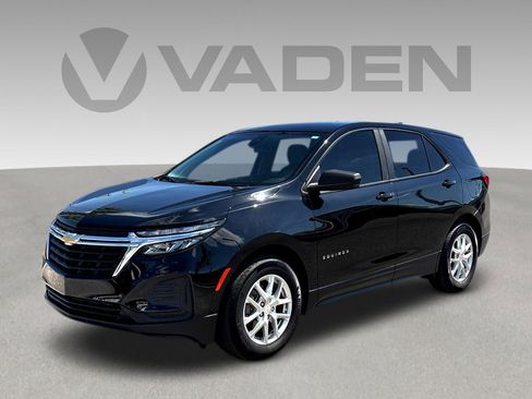 Certified 2024 Chevrolet Equinox LS w/ LS Convenience Package FWD image 3
