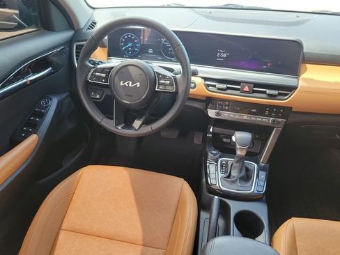Certified 2024 Kia Seltos EX FWD image 10