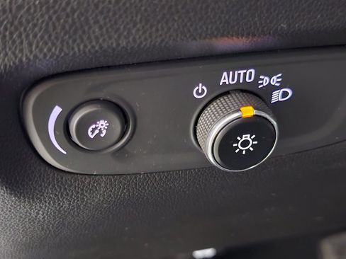 Used 2023 Chevrolet Traverse LT w/ LPO, Floor Liner Package AWD/4WD image 33