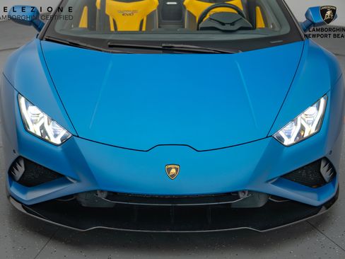 Used 2020 Lamborghini Huracan EVO image 8