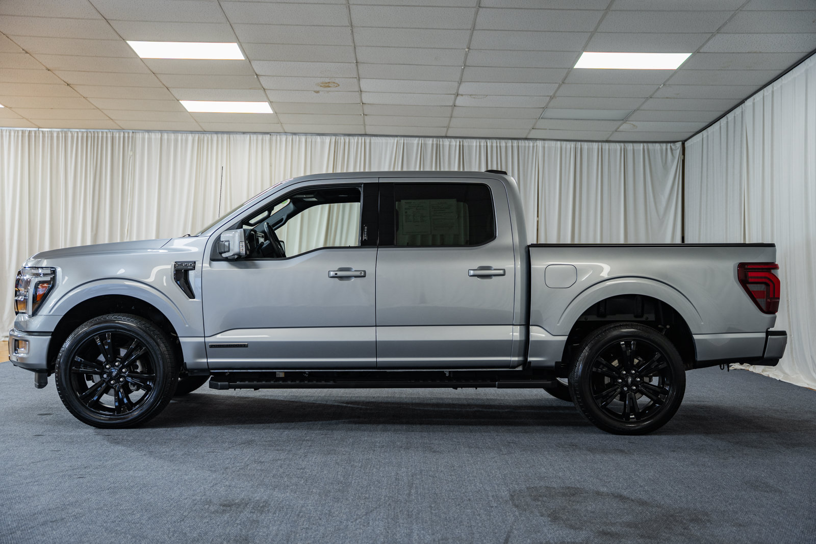 Used 2024 Ford F150 Lariat w/ Equipment Group 502A High AWD/4WD image 5