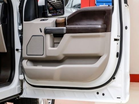 Used 2020 Ford F150 Limited w/ Trailer Tow Package image 44